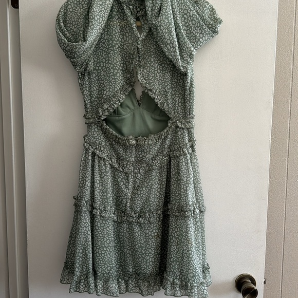 Dress - Picture 6 of 9